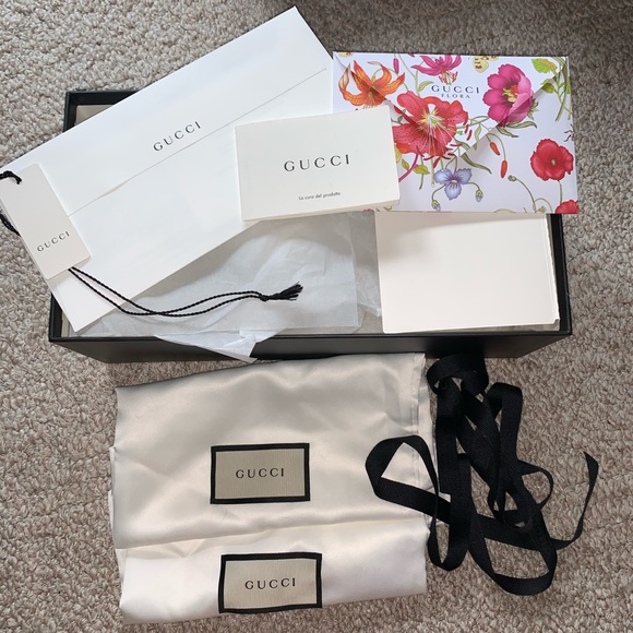 Gucci Logo Rubber Slide - Picture 5 of 5